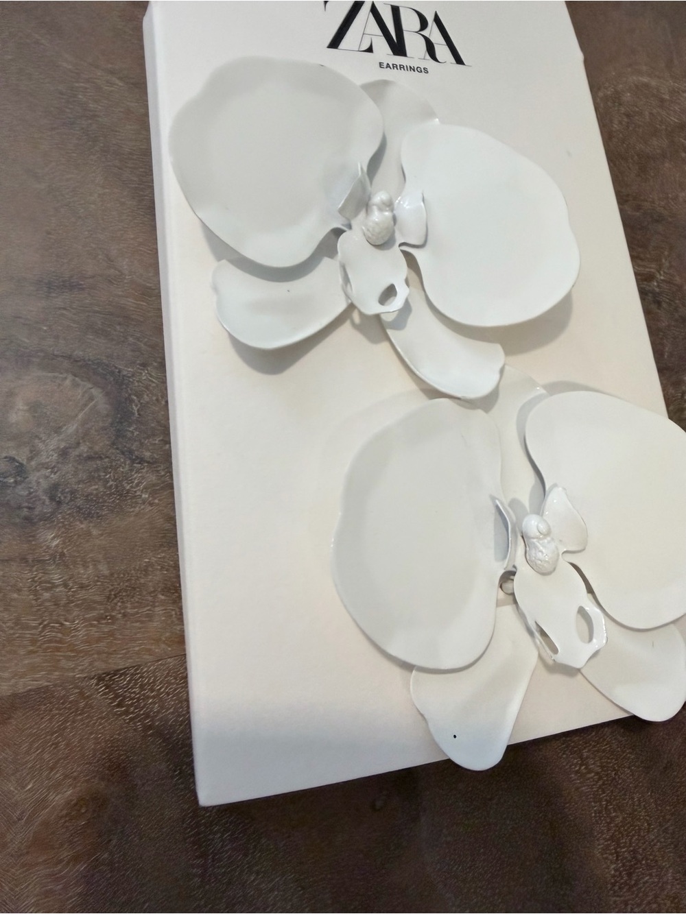 Zara White Flower Statement Earrings - Women Accessories NWT - Picture 3 of 5